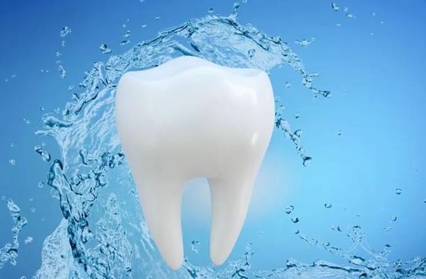 前庭沟加深,牙槽嵴增宽